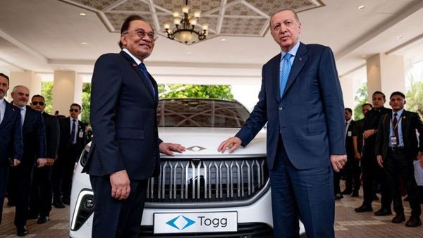 Presiden Erdogan Beri Hadiah Mobil Listik TOGG untuk PM Anwar Ibrahim