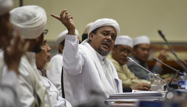 Cak Nun Sebut Rizieq Shihab Tak Cocok Dipanggil Habib, Begini Alasannya