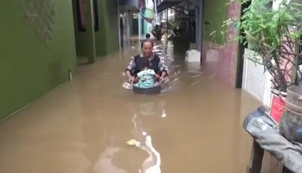 Kebon Pala Banjir Akibat Luapan Kali Ciliwung, Terhitung Sudah 12 Kali dalam Sebulan