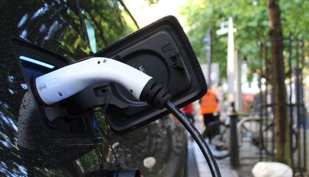 Kalau Ngotot Mobil Listrik Jadi Kendaran Pejabat, PKS Sarankan Pakai Buatan Esemka