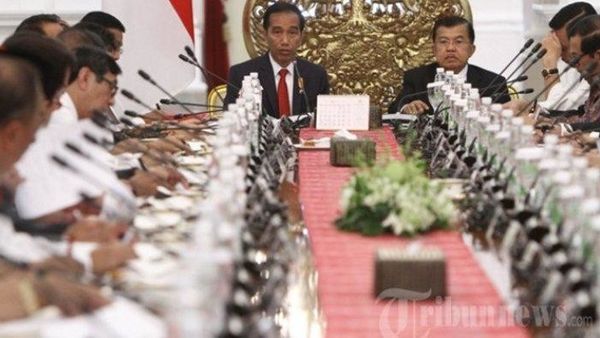 Sidang Kabinet Paripurna Bahas Kinerja Ekonomi Indonesia, Jokowi Tegur Menteri Ini, Perlukah Reshuffle?