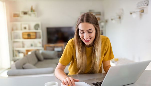 Seperti Ini Cara Menarik Perhatian Pria Lewat Chatting yang Bisa Dilakukan Wanita Saat PDKT