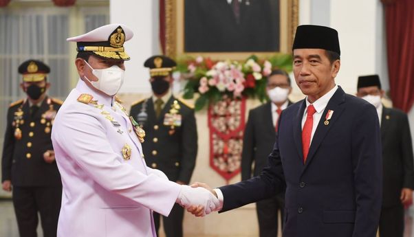 Presiden Jokowi Sentil KKB di Papua Usai Lantik Panglima TNI Yudo Margono