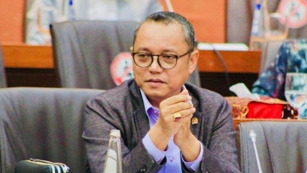 Deddy Sitorus Pastikan PDIP Tak Akan Tarik Kadernya dari Kabinet Jokowi, Komitmen Kawal Pemerintah