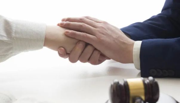 Hakim Inisial SWP Dicopot: Buntut Selingkuh dengan Panitera, Bahkan Sampai Punya Anak