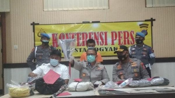 Mengejutkan! Polisi Dapatkan Dua Tersangka Baru Kerusuhan Demo UU Cipta Kerja di DPRD DIY