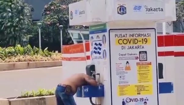 Viral Bapak Cuci Rambut di Wastafel, Wagub Riza: Selain Tuhan, Netizen Mengawasi Kita