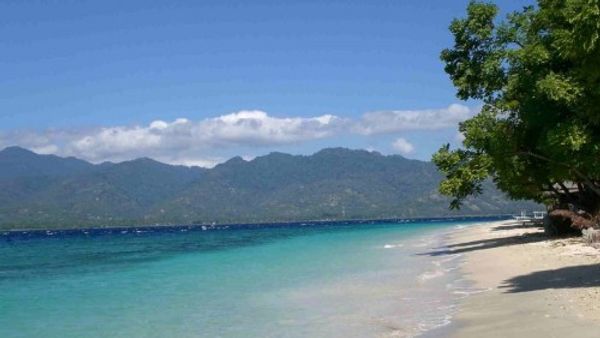 Pilihan Pantai di Jawa Barat yang Indah Banget