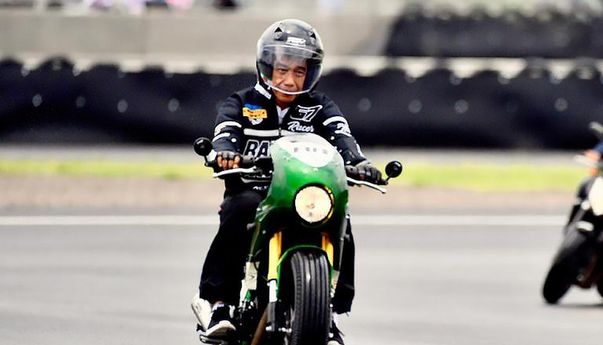 Presiden Jokowi Diberi Gelar Bapak Otomotif Indonesia oleh IMI