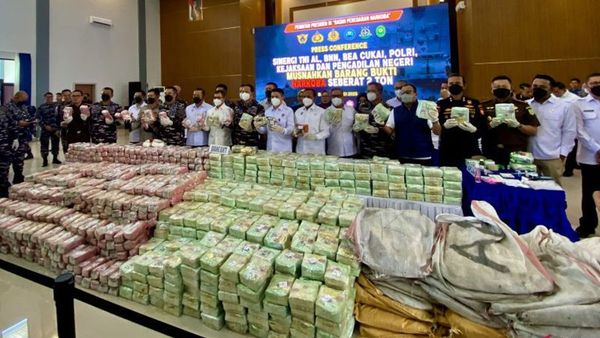 TNI AL Musnahkan 2 Ton Narkoba yang Diamankan di Kepri Senilai Rp7,5 Triliun