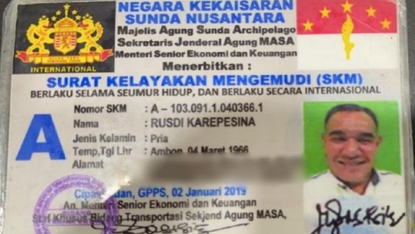 Polisi Tangkap Pria Pakai SIM Negara Kekaisaran Sunda Nusantara yang Berlaku Internasional dan Ngaku Jenderal Pertama