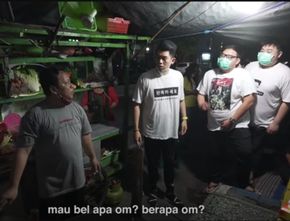 Crazy Rich Surabaya Borong Nasi Goreng Rp2 Juta ke Penjual yang Suka Memarahi Pelanggan