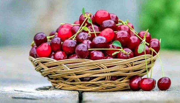 Bunda, Ini Manfaat Buah Ceri untuk Kesehatan Bayi