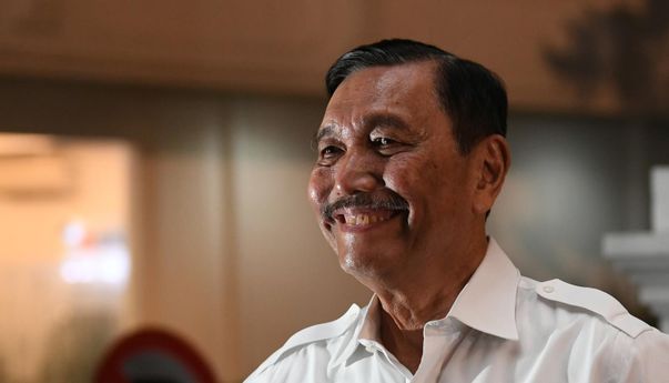 Rangkap Jabat Menteri KKP, Lord Luhut Binsar Hentikan Ekspor Benih Lobster