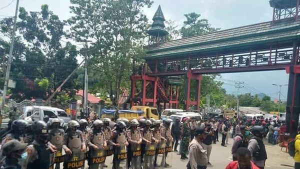 Demo Tuntut Otsus Papua Jilid II Berakhir Ricuh, Tiga Mahasiswa Ditangkap