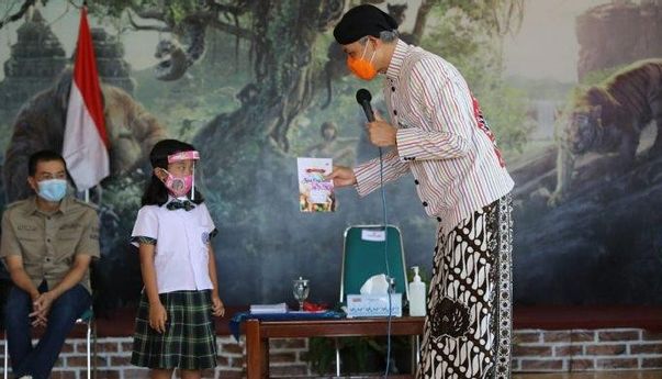 Berita Jateng: Dapat Surat dari Kayla, Ganjar Pranowo Datang ke Salatiga untuk Peluncuran Antologi Cerpen