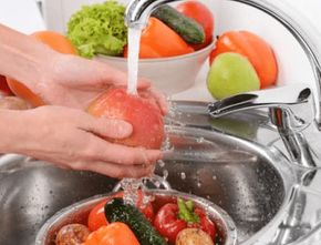 Benarkah Cuci Buah dan Sayur Pakai Air Sabun Dapat Hilangkan Virus Corona?