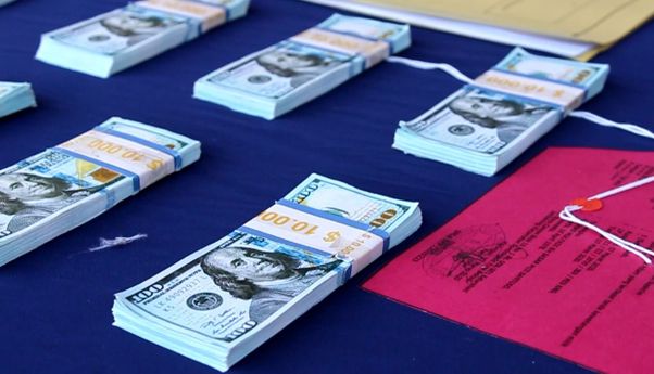 Polisi Amankan Ratusan Ribu Lembar Dolar Amerika Palsu di Bekasi