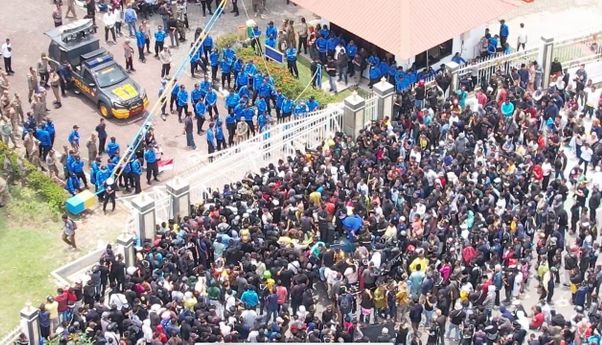 43 Demonstran Ditangkap dari Bentrok di Kantor BP Batam, 26 Personel Luka-luka