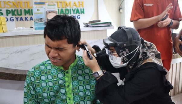 Dokter PKU Jogja Mengabdi Lakukan Pemeriksaan Telinga untuk Siswa SLB Muhammadiyah Se-DIY