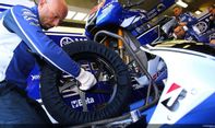 Luar Biasa! Ternyata Fungsi Selimut Ban di MotoGP Berperan Penting