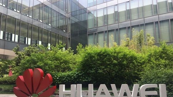 Tiongkok Berencana Balas Perlakuan AS ke Perusahaan Telekomunikasi Huawei