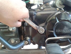 3 Cara menyetel kopling motor manual dan semi otomatis
