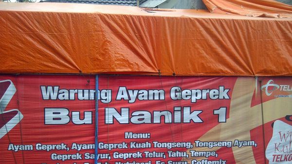 Warung Ayam Geprek Jogja Paling Populer yang Wajib Anda Kunjungi