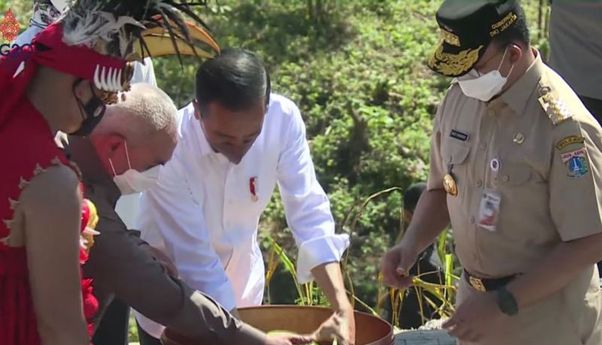 Anies Jadi yang Pertama Serahkan Tanah dan Air untuk IKN Nusantara dalam Prosesi Kendi