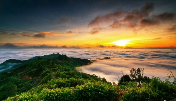 Menakjubkan! Kecantikan dan Jalan Menuju Puncak Objek Wisata Bukit Khayangan di Sungai Penuh