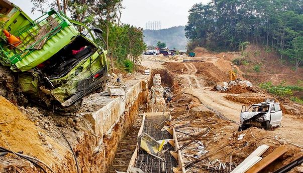 Over Muatan, Penyebab Kecelakaan Beruntun di Tol Cipularang