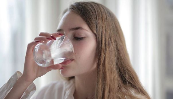 Awas! Minum Air Terlalu Banyak dalam Waktu Singkat Bisa Berbahaya untuk Kesehatan