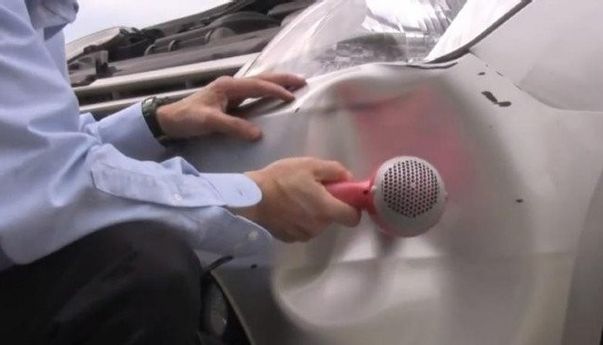 Mobil Penyok Ringan? Begini Cara Memperbaiki Body Mobil Penyok dengan Mudah