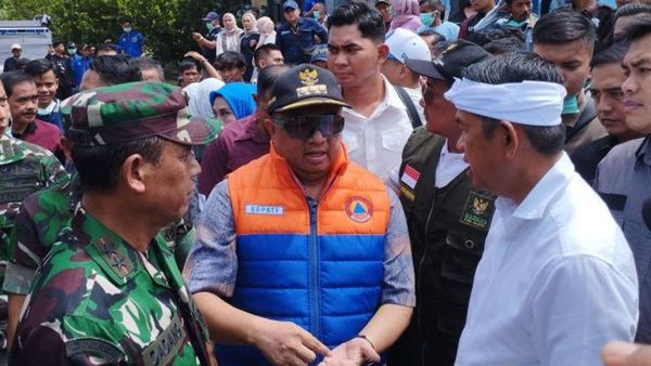 Dedi Mulyadi Janji Beri Bantuan Rp50 Juta untuk Keluarga Korban Ledakan Amunisi di Garut