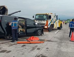 Kronogi Kecelakaan Alphard Tabrak Truk Trailer di KM 490 Tol Semarang-Solo Akibatkan 3 Penumpang Tewas