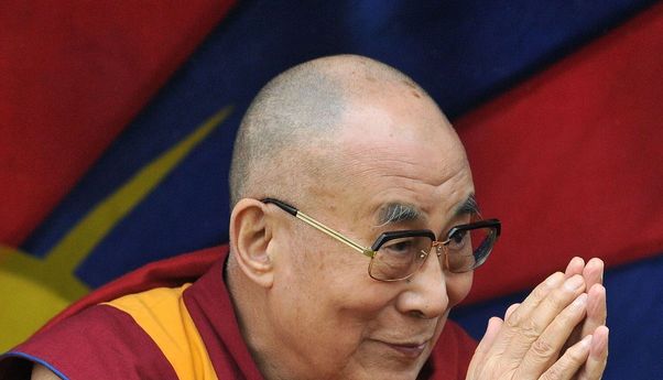 Dihujat Karena Minta Bocah Hisap Lidahnya, Dalai Lama Minta Maaf