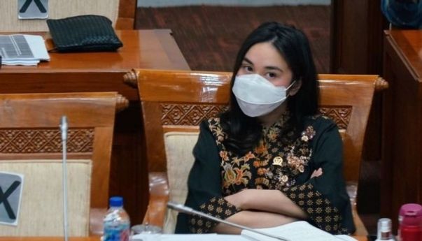 Farah Puteri DPR yang Sempat Viral Karena Cantik dan Muda Minta Kemhan Evaluasi Penggunaan Alutsista Tua