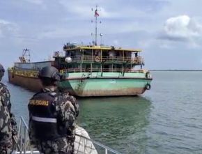 Jokowi Beri Izin Kapal Asing utnuk Keruk dan Ekspor Pasir Laut RI