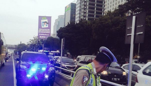 Peringatan! Berikut Aturan Penggunaan Lampu Strobo pada Kendaraan Bermotor