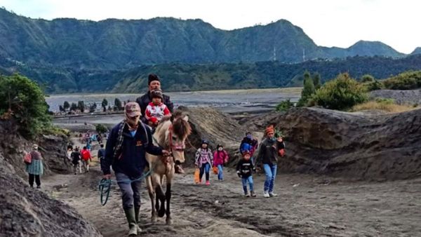 Wisata Gunung Bromo Ditutup Sementara untuk Ritual Wulan Kapitu