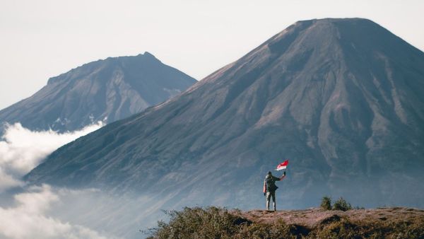Tertarik Mendaki 7 Gunung Tertinggi di Indonesia?  Siapkan Kekuatan Fisik dan Mental
