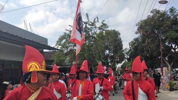 Kirab Bregada dan Onthelis Djadoel Memeriahkan Puncak Perayaan Sumpah Pemuda Dusun Druwo