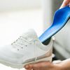 Hilangkan Bau Tak Sedap, Ini 3 Cara Mudah Bersihkan Sol Dalam Sepatu
