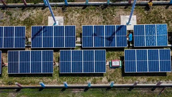 Percepat Pembangunan PLTS untuk Kurangi Ketergantungan Energi Fosil di Indonesia