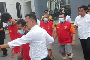 Komplotan Perampok Taksi Online Dibekuk Polrestabes Surabaya