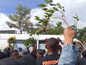 Anggota DPR Dapil Papua Sebut Kericuhan Iringan Jenazah Lukas Enembe karena Salah Paham Warga dan Polisi