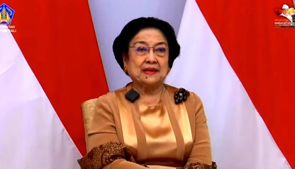 Megawati Nangis Dengar Jokowi Sering Dihina: Dia Sampai Kurus Mikirin Kita, Masak Dibilang Kodok