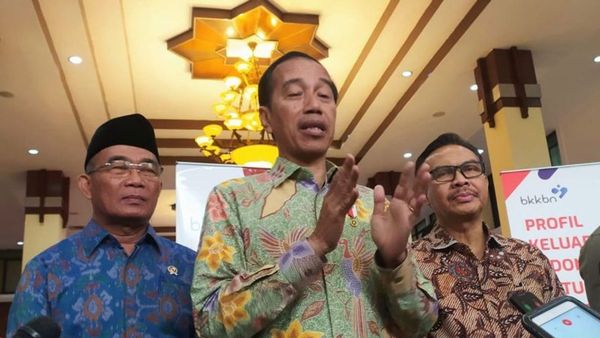 Soal Polemik Perpanjangan Jabatan Kepala Desa, Jokowi: Silakan Adukan ke DPR