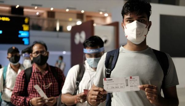 Agar Tak Dikarantina, WNI yang Tiba dari India Sogok Rp6,5 Juta ke 'Pegawai Bandara'