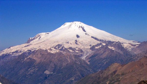 Gunung Tertinggi di Dunia an Orang Pertama yang Menginjakan Kaki Di sana